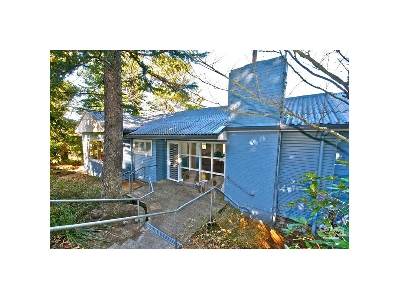 20 Asquith Ave, Wentworth Falls NSW 2782