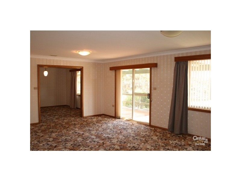 44 Lurline Street, Wentworth Falls NSW 2782