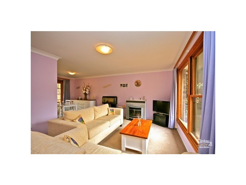 7 Queen Elizabeth Drive, Wentworth Falls NSW 2782