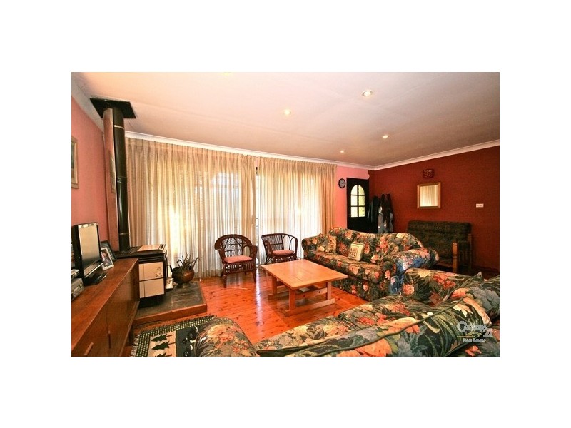 3 Murray St, Wentworth Falls NSW 2782