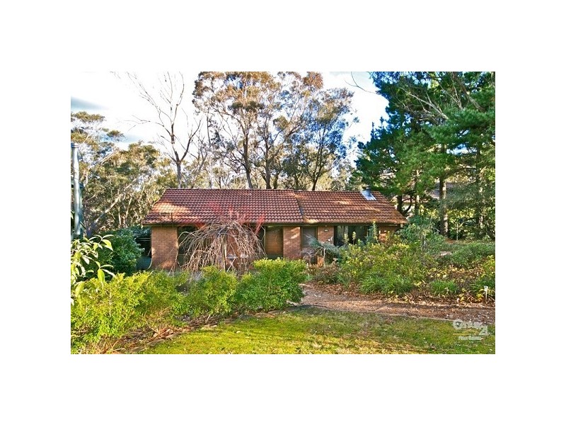 121 Henderson Rd, Wentworth Falls NSW 2782