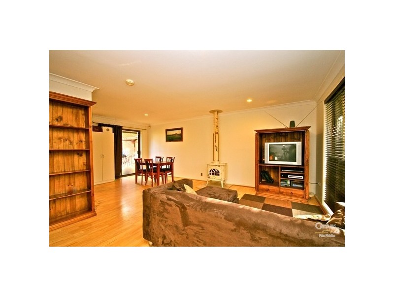 121 Henderson Rd, Wentworth Falls NSW 2782