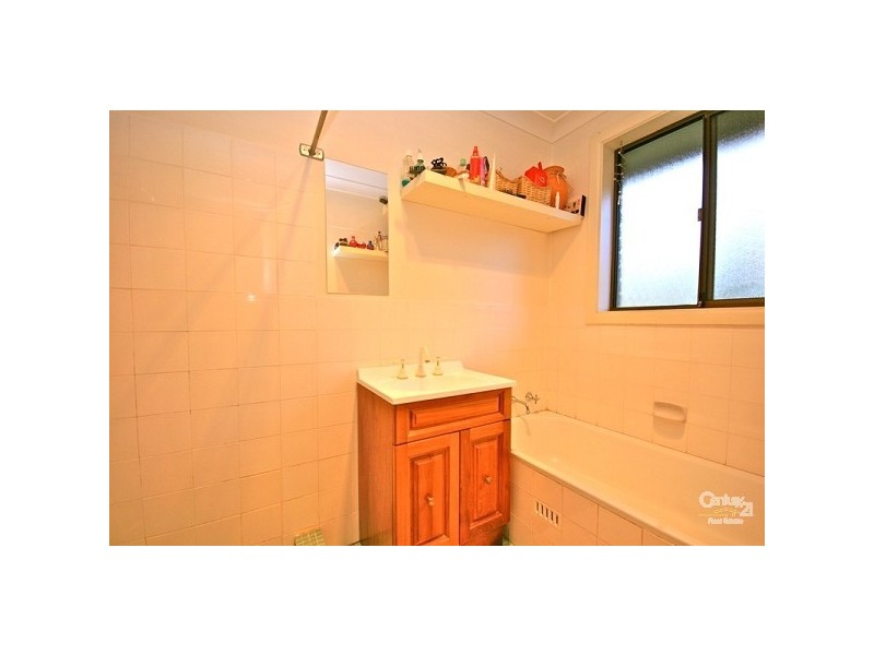 121 Henderson Rd, Wentworth Falls NSW 2782