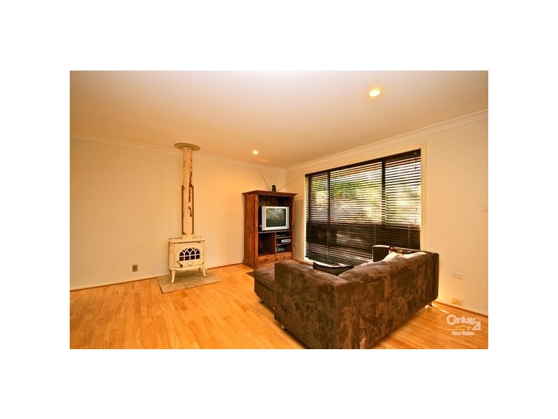 121 Henderson Rd, Wentworth Falls NSW 2782