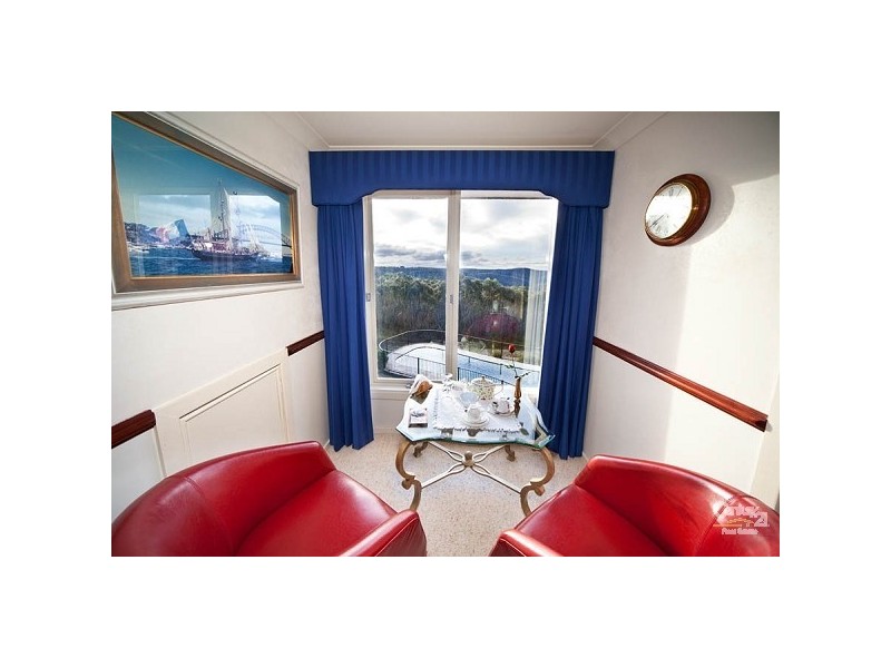 291 Blaxland Rd, Wentworth Falls NSW 2782