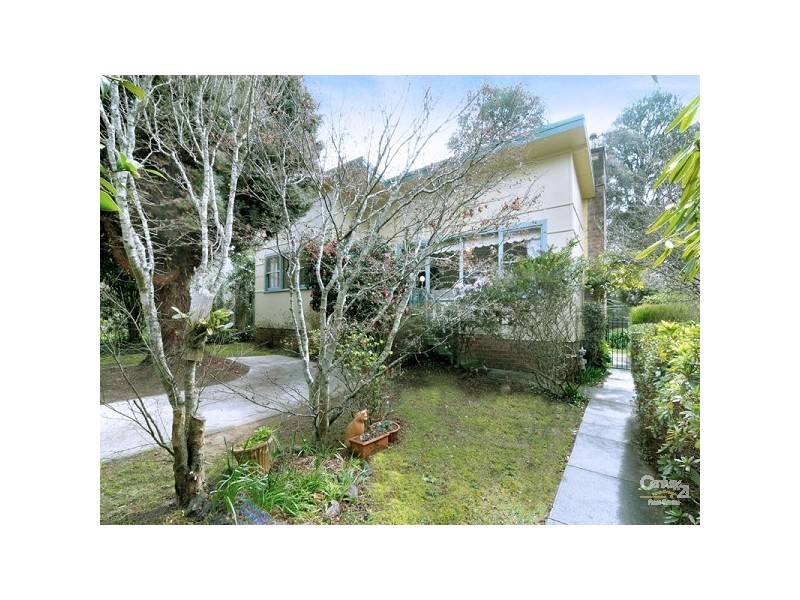27 Parkes St, Wentworth Falls NSW 2782