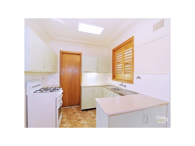 27 Parkes St, Wentworth Falls NSW 2782