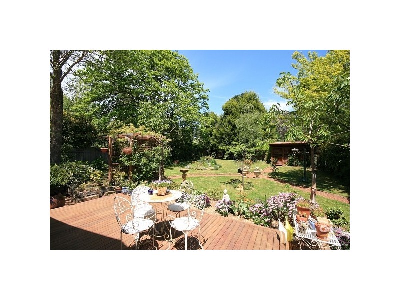 30 Backhouse Street, Wentworth Falls NSW 2782