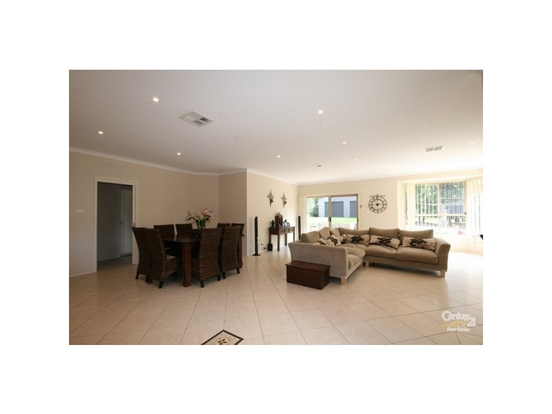 12 Lawson View Pde, Wentworth Falls NSW 2782