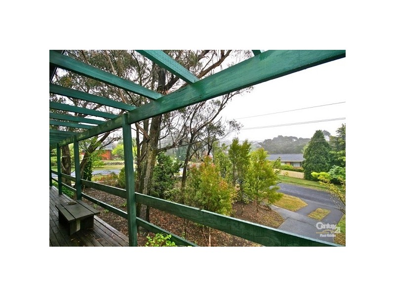 54 Yanko Ave, Wentworth Falls NSW 2782