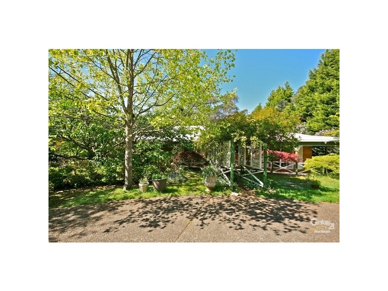9 Queen Elizabeth Drive, Wentworth Falls NSW 2782