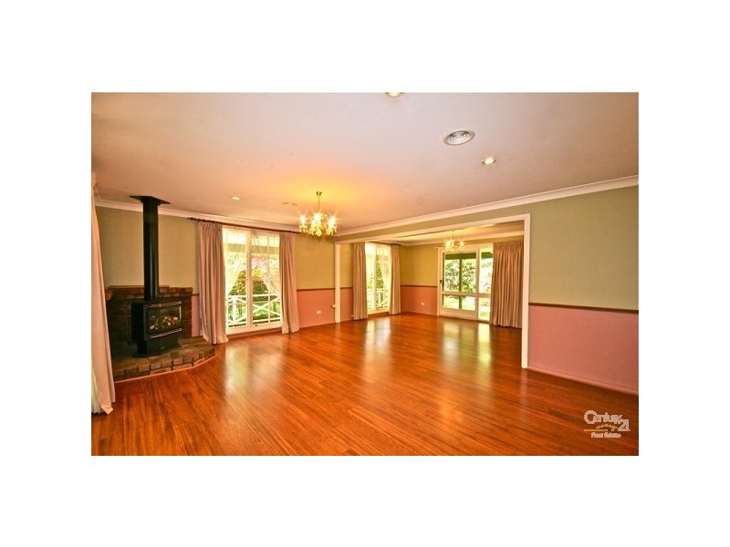 9 Queen Elizabeth Drive, Wentworth Falls NSW 2782