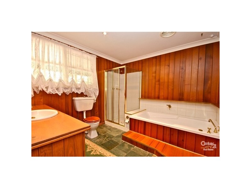 9 Queen Elizabeth Drive, Wentworth Falls NSW 2782