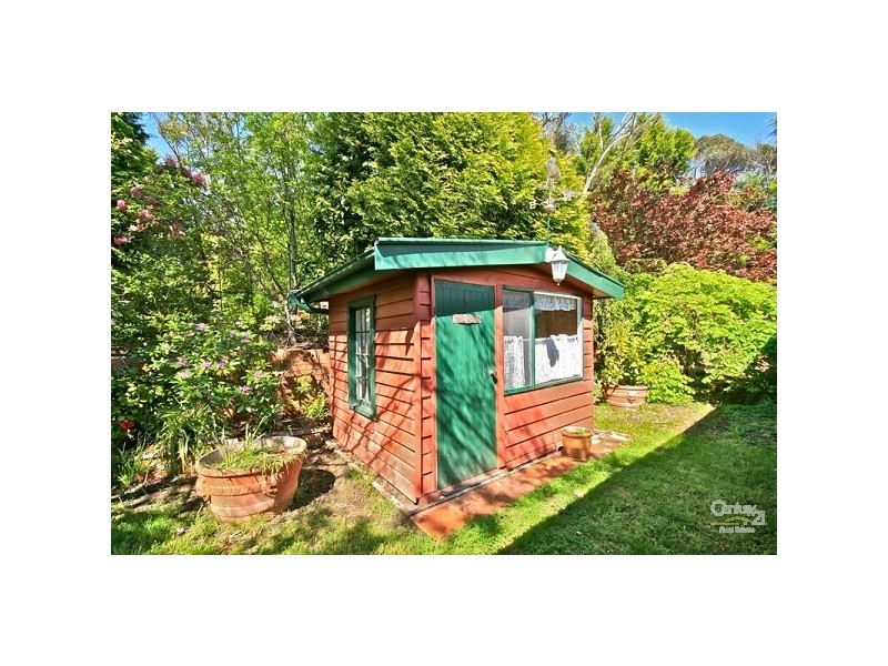 9 Queen Elizabeth Drive, Wentworth Falls NSW 2782