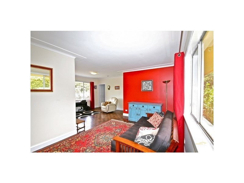 60 Taylor Avenue, Wentworth Falls NSW 2782