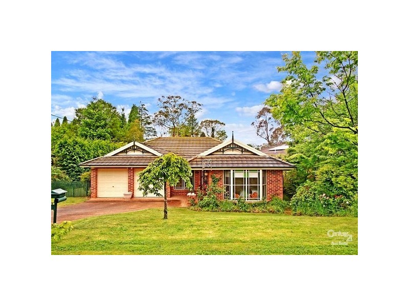 18 Erica Road, Wentworth Falls NSW 2782