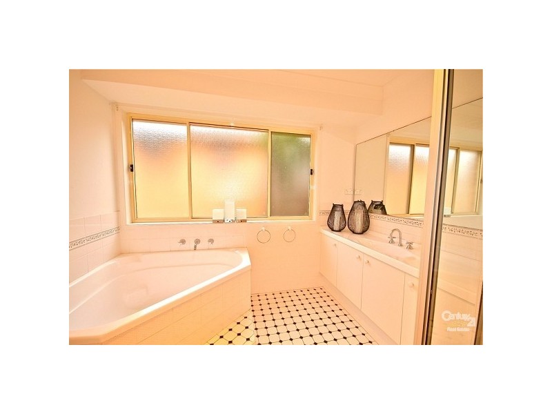 18 Erica Road, Wentworth Falls NSW 2782