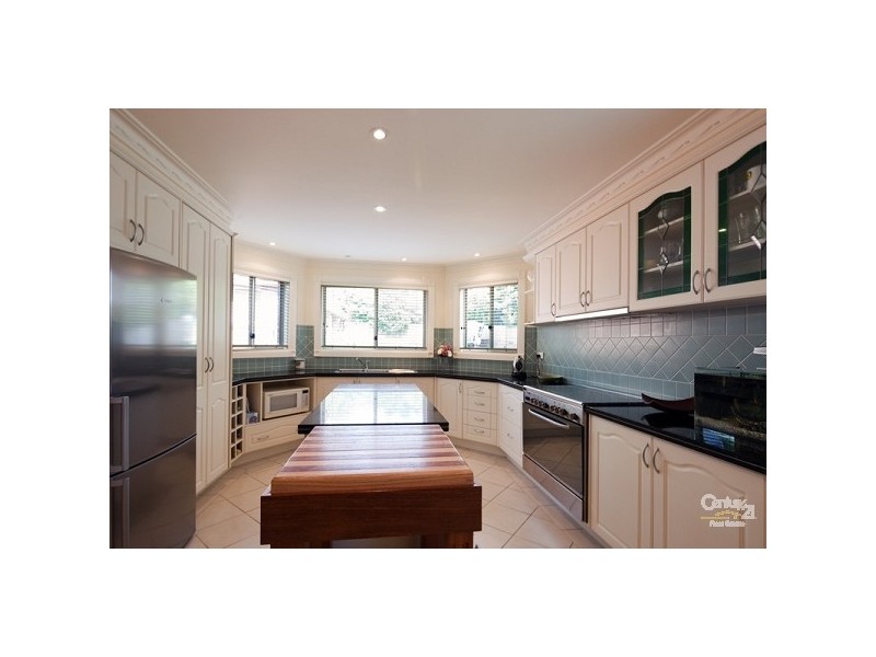 11 Boronia Rd, Wentworth Falls NSW 2782