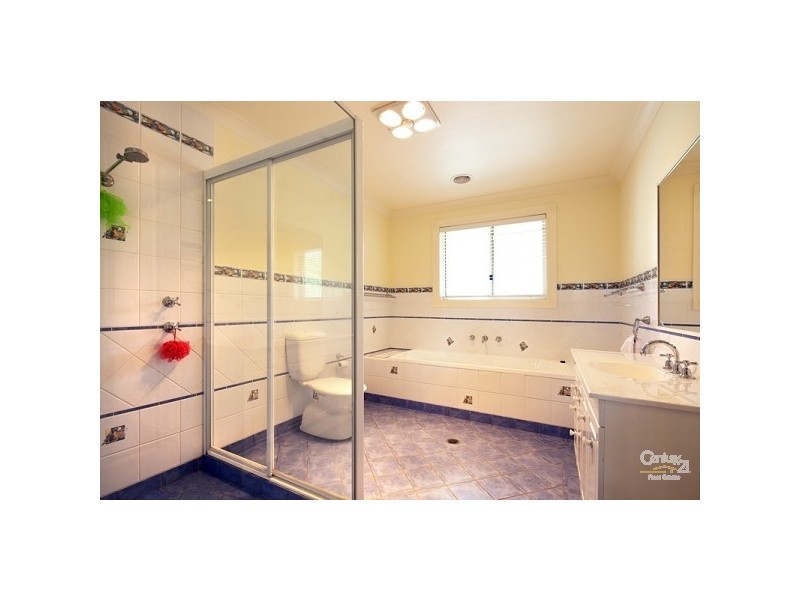 11 Boronia Rd, Wentworth Falls NSW 2782