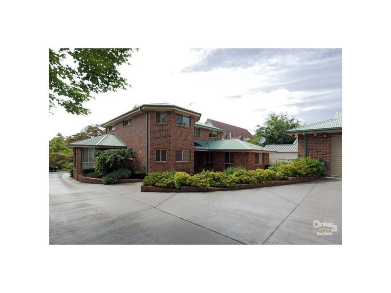 11 Boronia Rd, Wentworth Falls NSW 2782