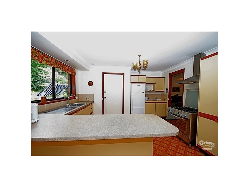 42 Shortland St, Wentworth Falls NSW 2782