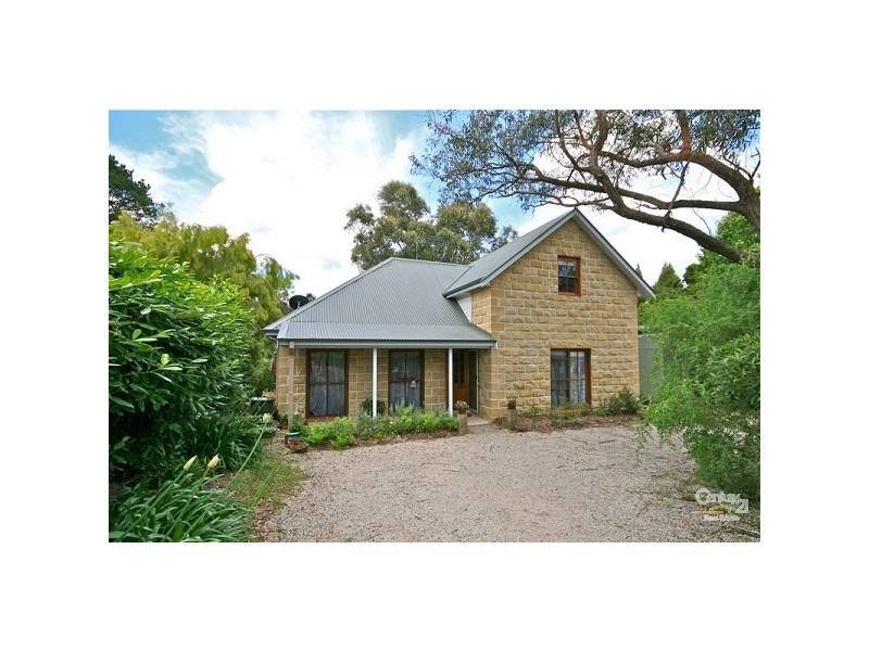 9 Lyle St, Wentworth Falls NSW 2782