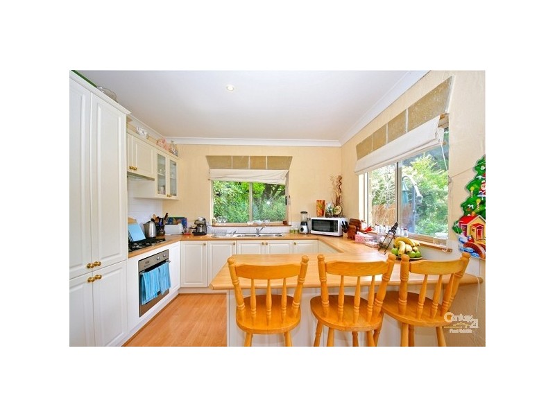 9 Lyle St, Wentworth Falls NSW 2782