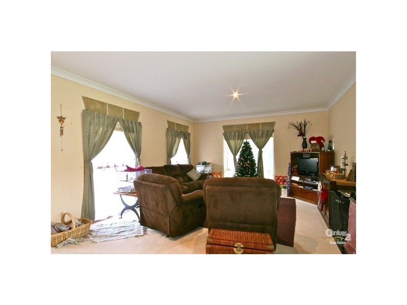 9 Lyle St, Wentworth Falls NSW 2782