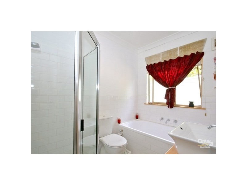 9 Lyle St, Wentworth Falls NSW 2782