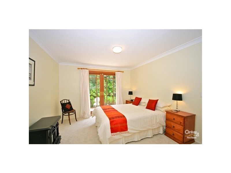 19 Pauline Ave, Wentworth Falls NSW 2782