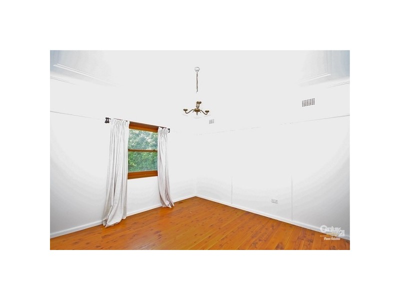 35 Cascade Street, Wentworth Falls NSW 2782