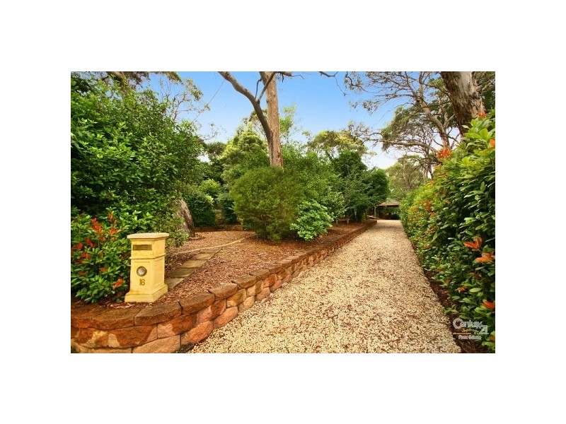 16 Waratah Rd, Wentworth Falls NSW 2782