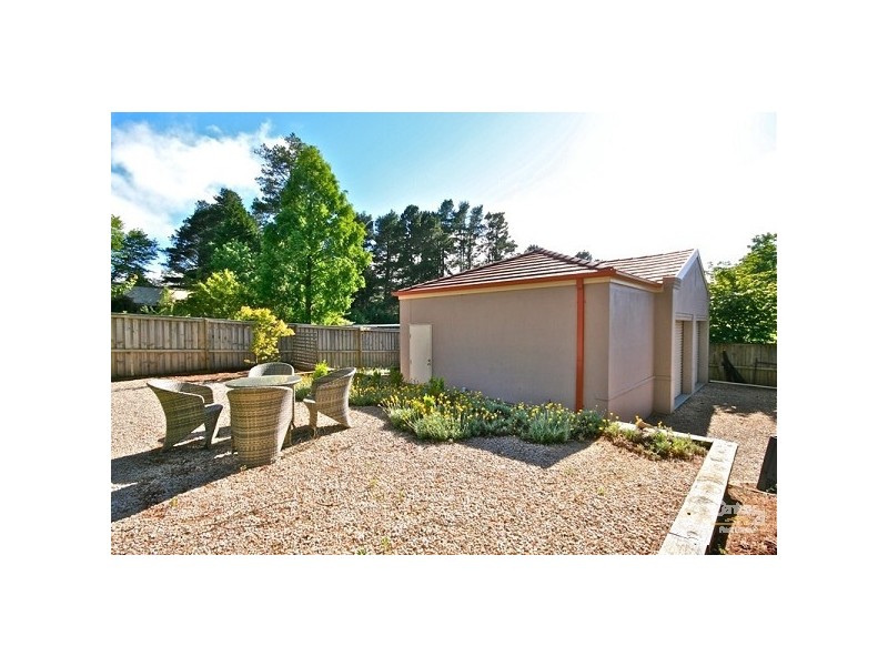 6 Pritchard St, Wentworth Falls NSW 2782
