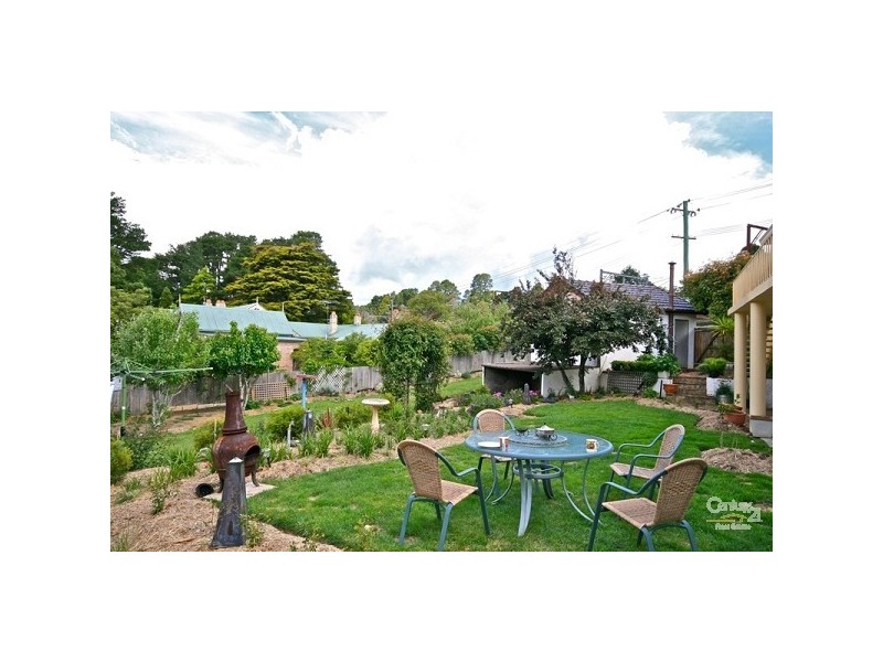 60 Taylor Avenue, Wentworth Falls NSW 2782