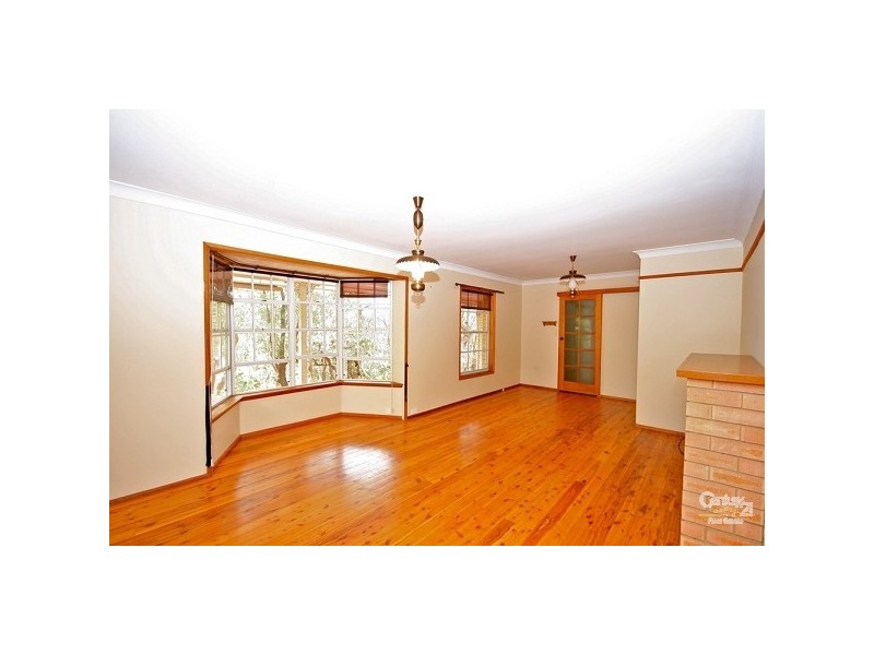 33 Hume Avenue, Wentworth Falls NSW 2782