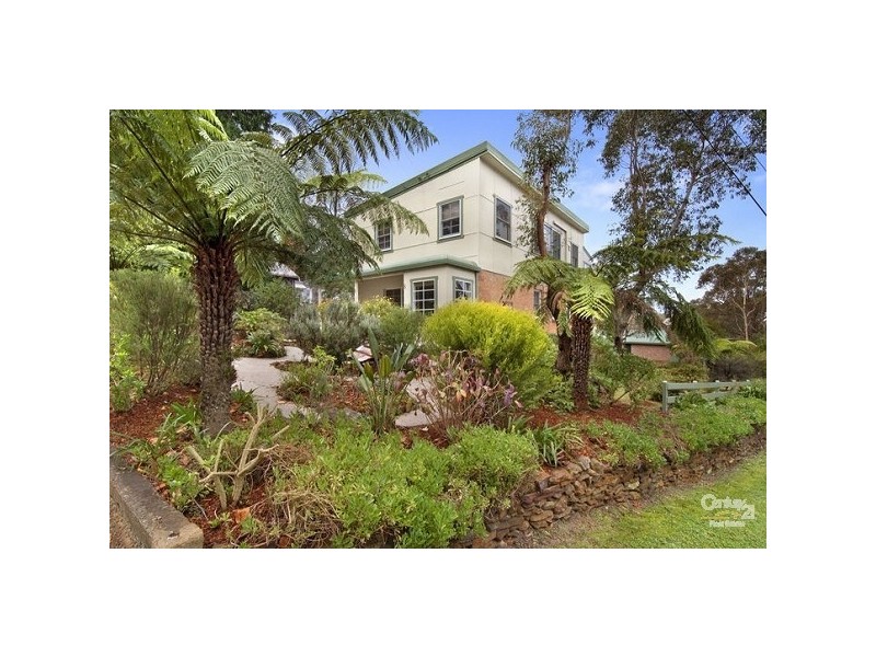 8 Wood Street, Wentworth Falls NSW 2782