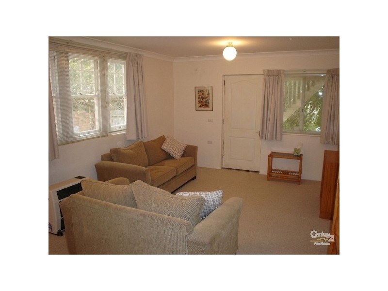 8 Wood Street, Wentworth Falls NSW 2782