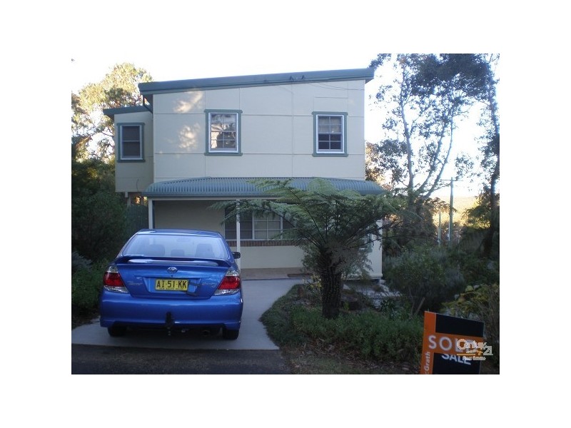 8 Wood Street, Wentworth Falls NSW 2782