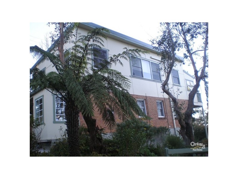 8 Wood Street, Wentworth Falls NSW 2782