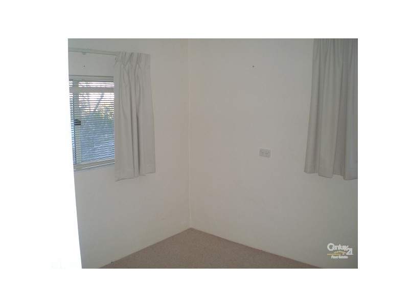 8 Wood Street, Wentworth Falls NSW 2782