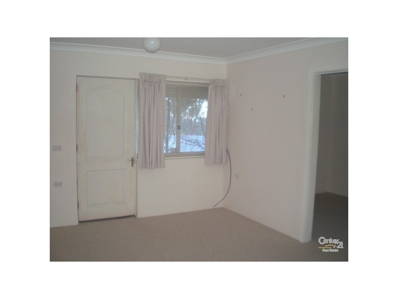 8 Wood Street, Wentworth Falls NSW 2782