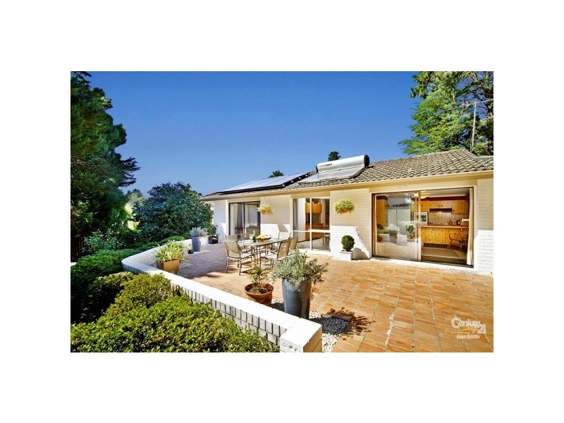 35 Waratah Rd, Wentworth Falls NSW 2782