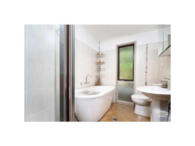 35 Waratah Rd, Wentworth Falls NSW 2782