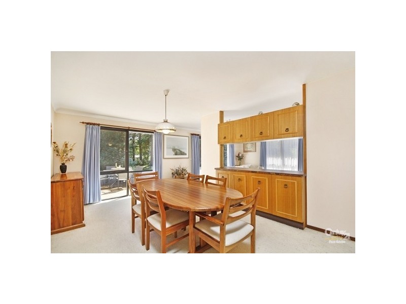 35 Waratah Rd, Wentworth Falls NSW 2782