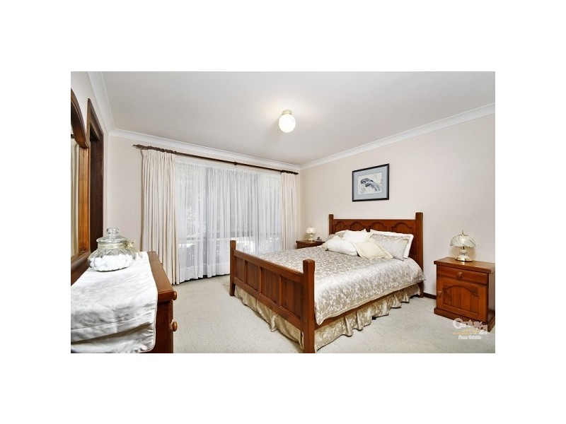 35 Waratah Rd, Wentworth Falls NSW 2782