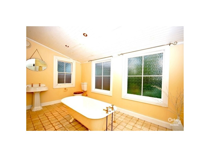 12 Kurrawan St, Katoomba NSW 2780