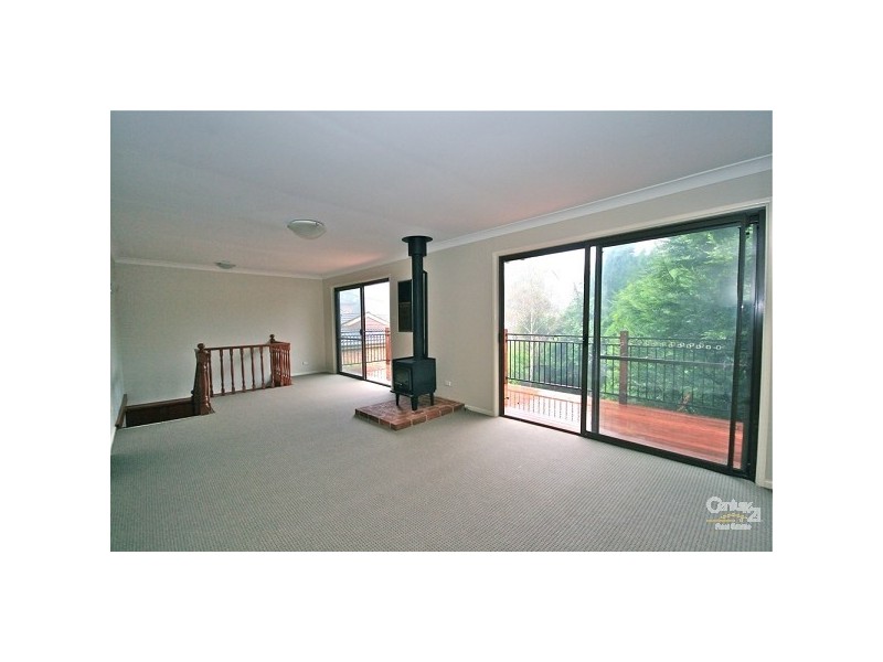 3 St Georges Pde, Wentworth Falls NSW 2782