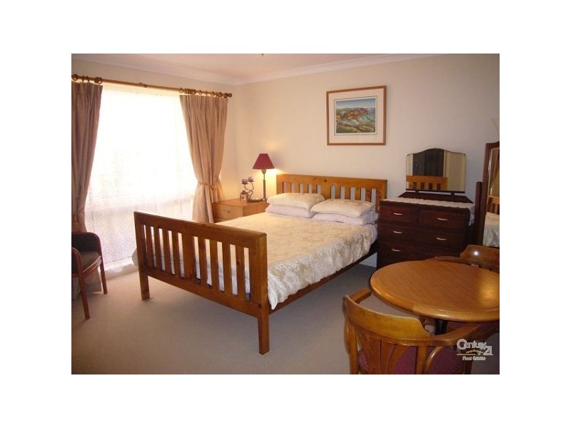 11 Wilson St, Wentworth Falls NSW 2782