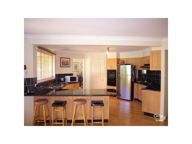 11 Wilson St, Wentworth Falls NSW 2782