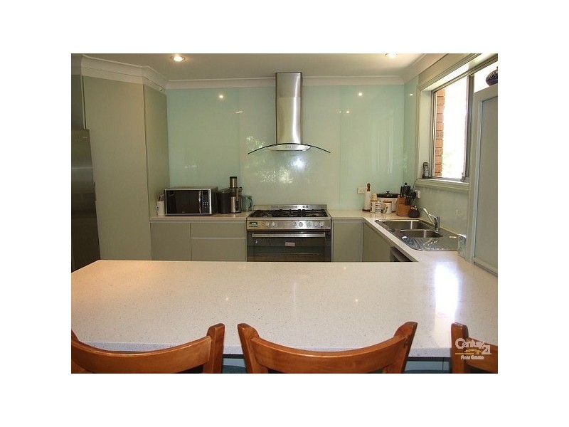 11 Pritchard St, Wentworth Falls NSW 2782